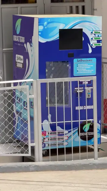 Máquina vending de agua purificada